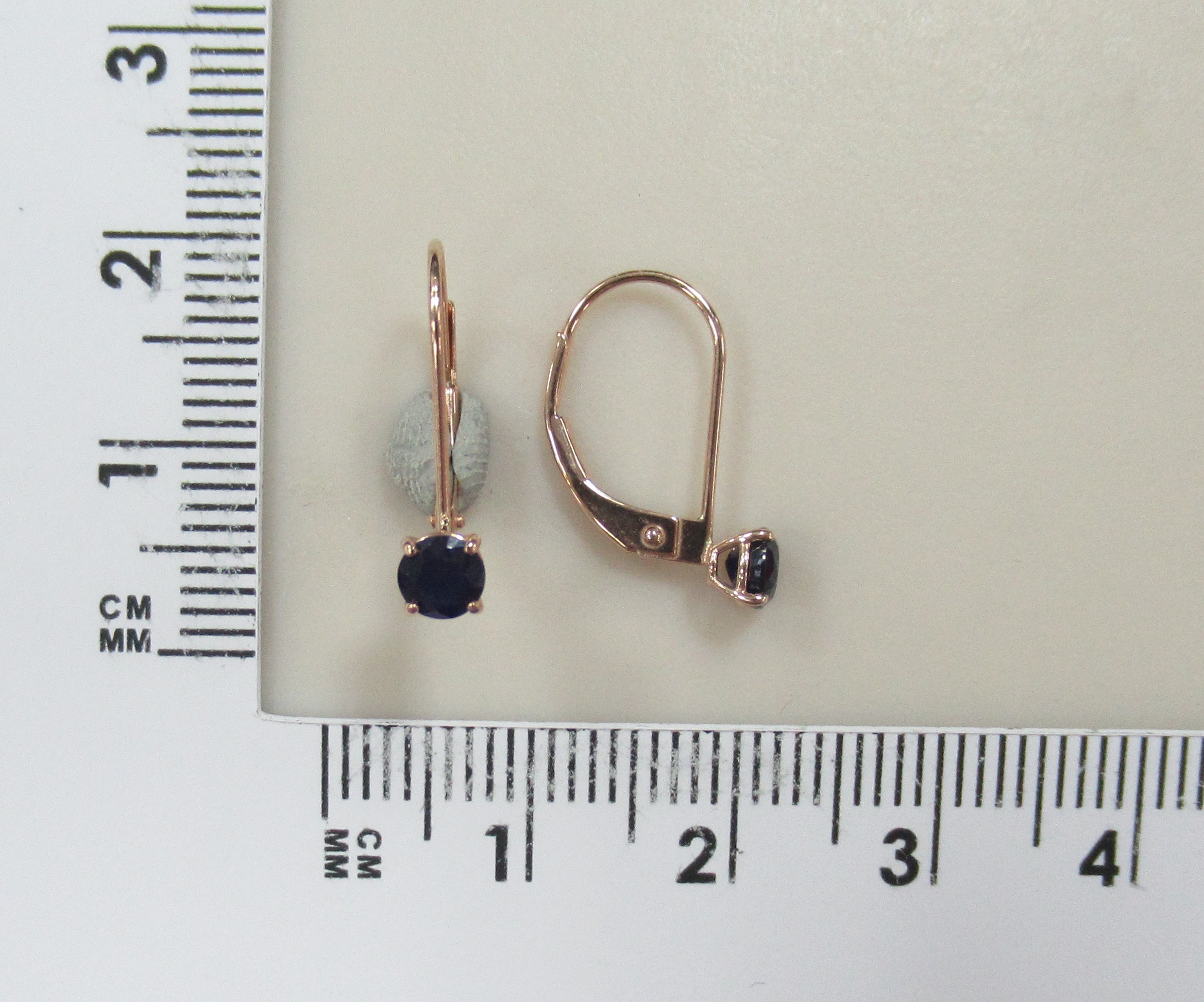 Серьги из золота с сапфирами